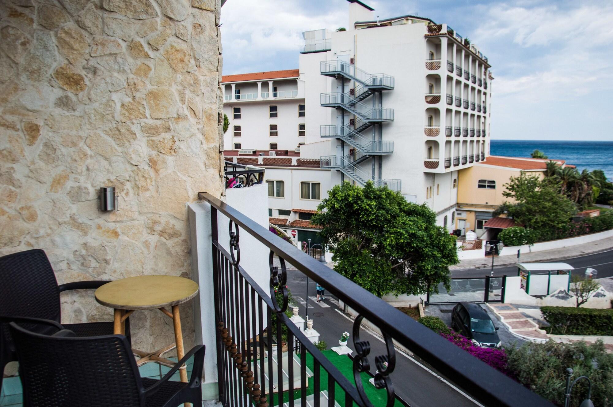 Hotel & Apartments Villa Linda Giardini Naxos Εξωτερικό φωτογραφία