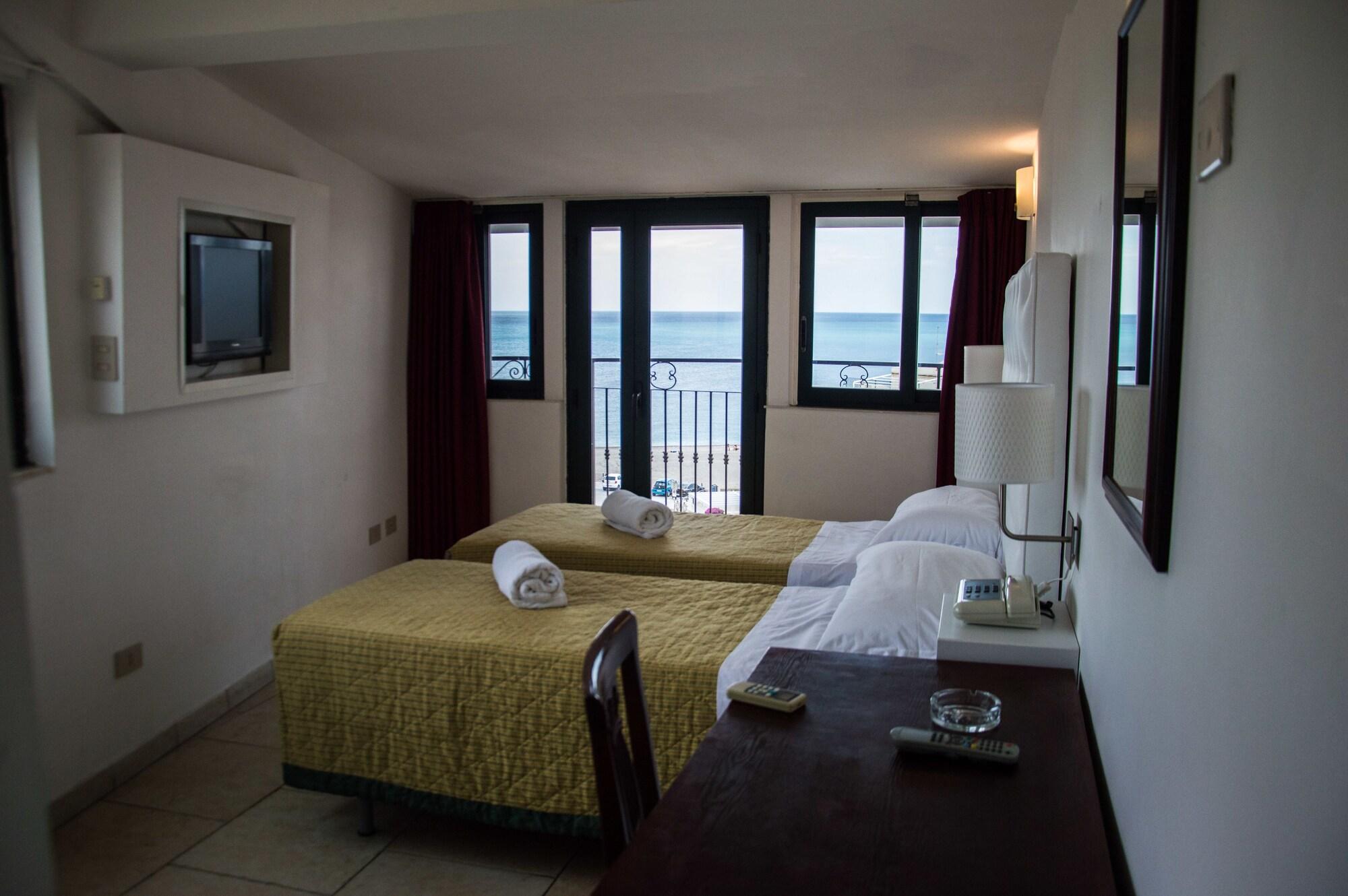 Hotel & Apartments Villa Linda Giardini Naxos Εξωτερικό φωτογραφία