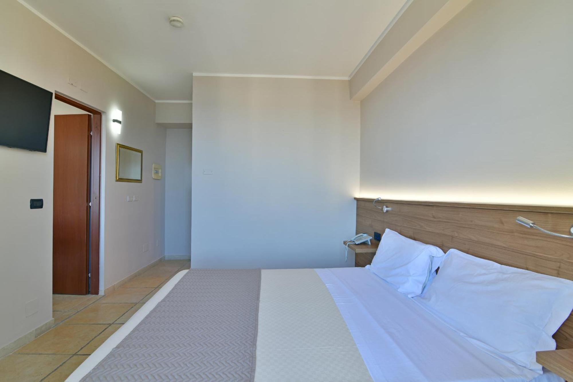 Hotel & Apartments Villa Linda Giardini Naxos Εξωτερικό φωτογραφία