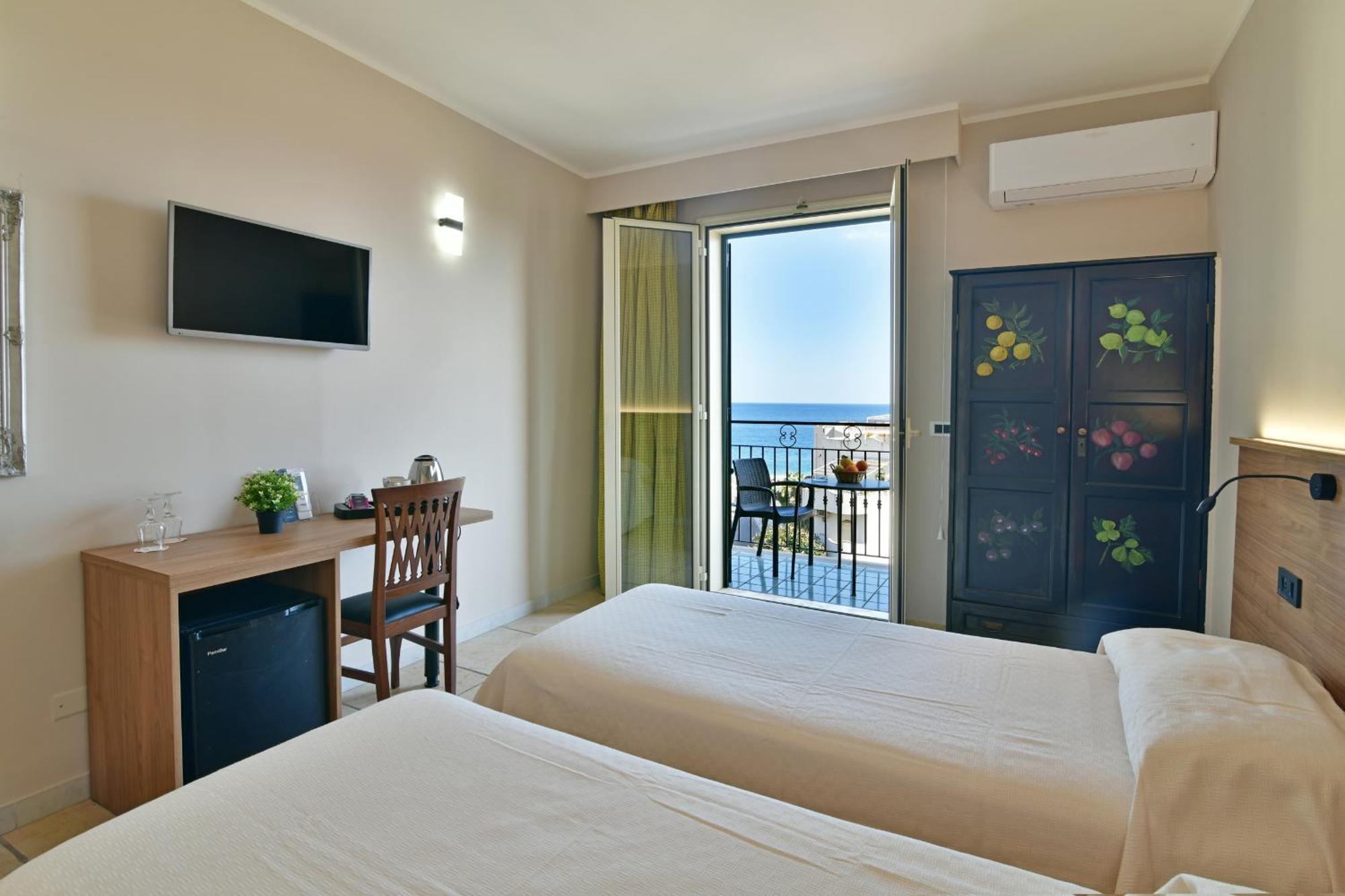 Hotel & Apartments Villa Linda Giardini Naxos Εξωτερικό φωτογραφία