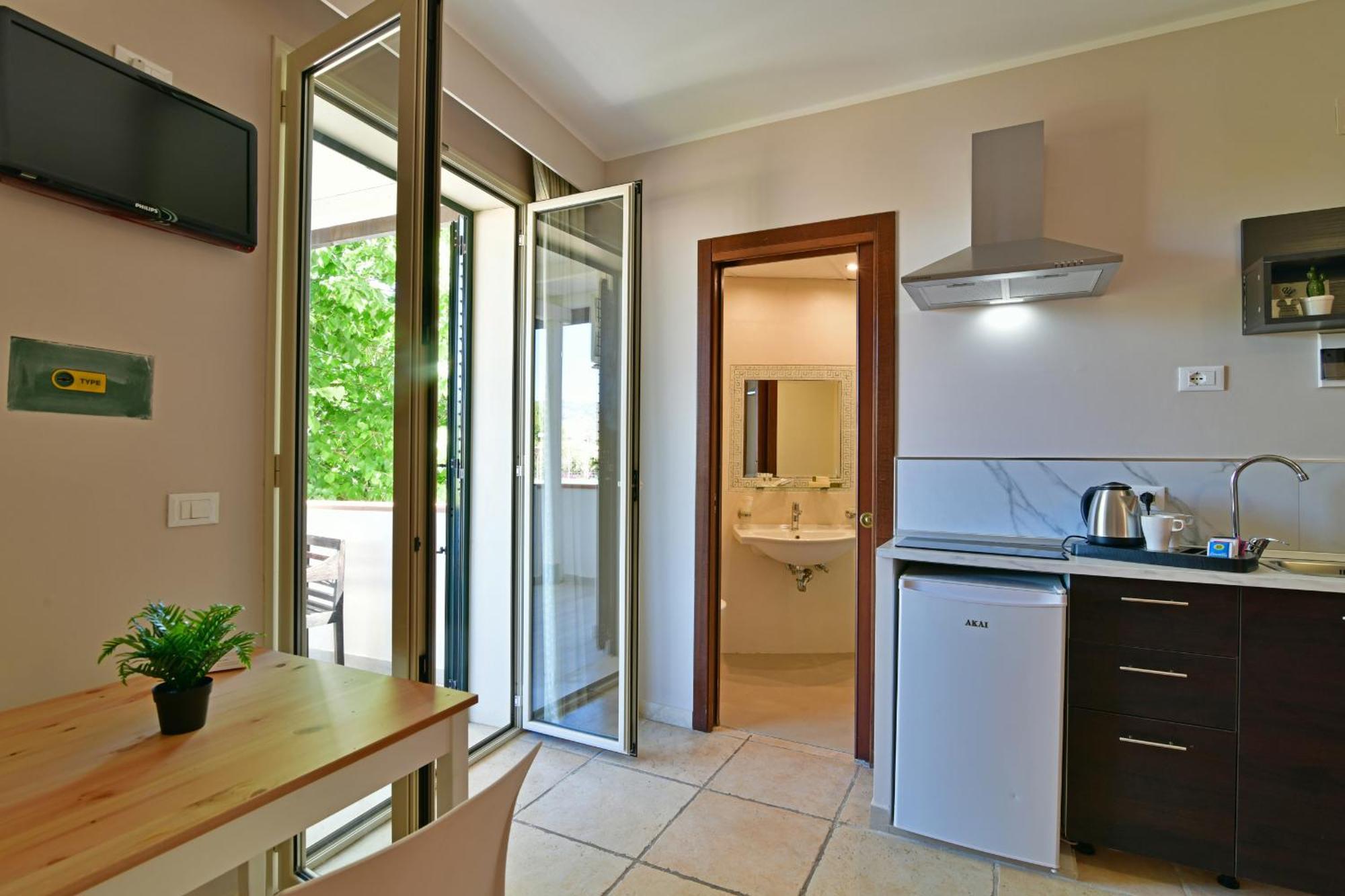 Hotel & Apartments Villa Linda Giardini Naxos Εξωτερικό φωτογραφία