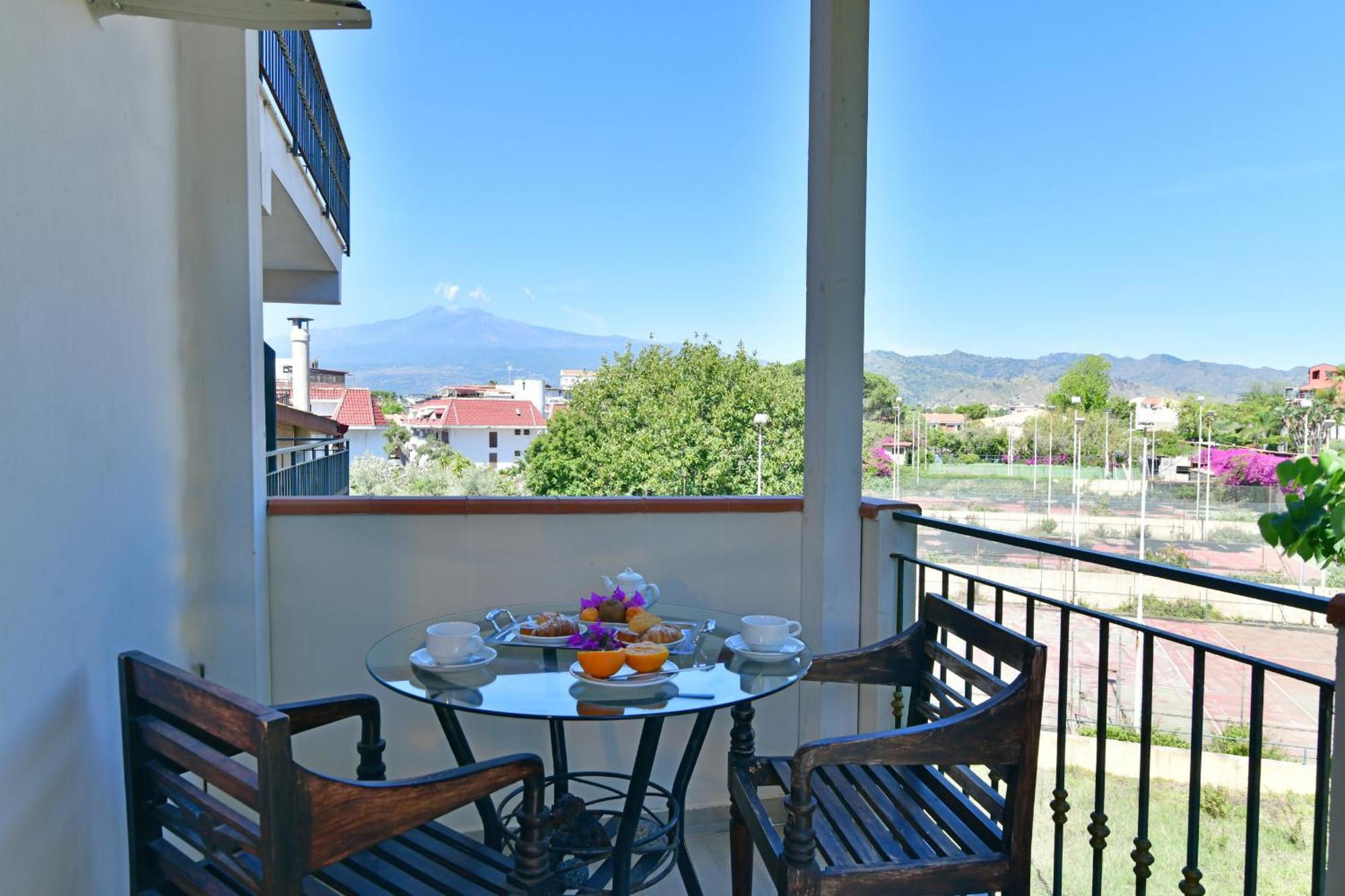 Hotel & Apartments Villa Linda Giardini Naxos Εξωτερικό φωτογραφία