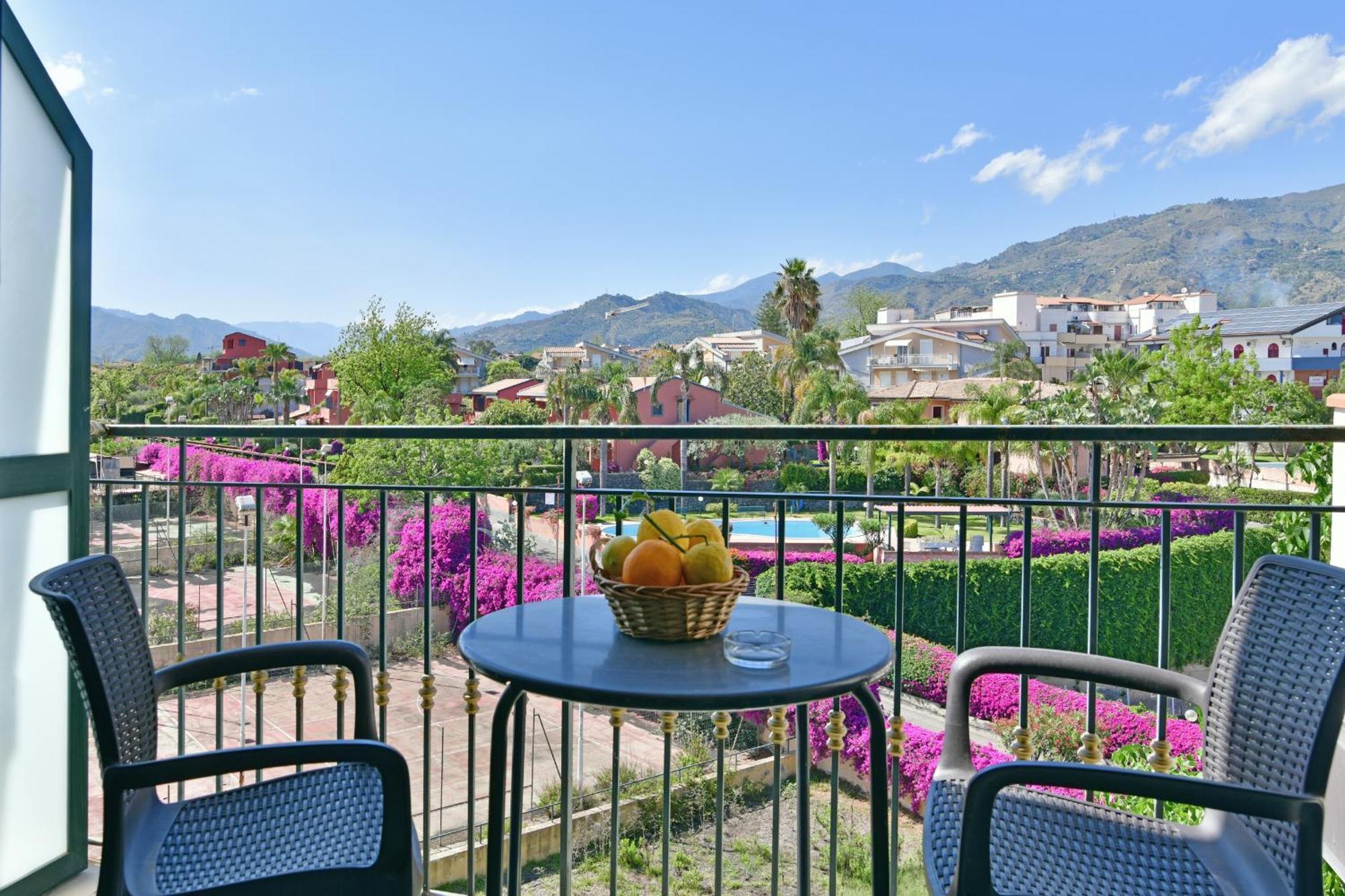 Hotel & Apartments Villa Linda Giardini Naxos Εξωτερικό φωτογραφία
